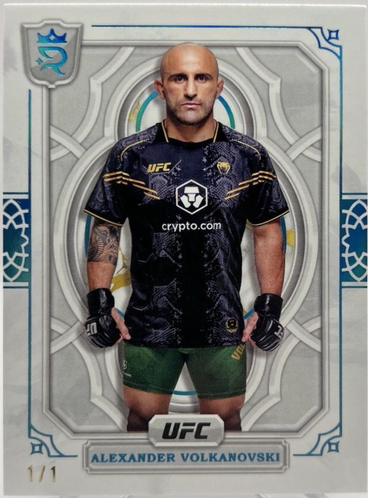 Alexander Volkanovski 2024 Topps Royalty UFC Base #8 Platinum