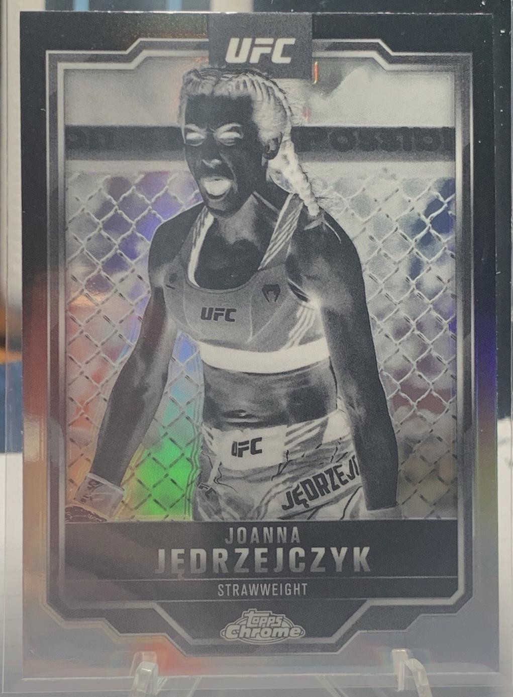Joanna Jędrzejczyk 2025 Topps Chrome UFC Base #34 Negative Refractor