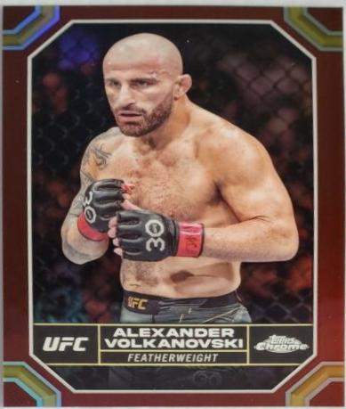 Alexander Volkanovski 2024 Topps Chrome UFC Base #7 Magenta Refractor