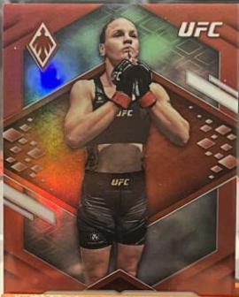 Valentina Shevchenko 2022 Panini Chronicles UFC Base Phoenix #324 Gold Vinyl