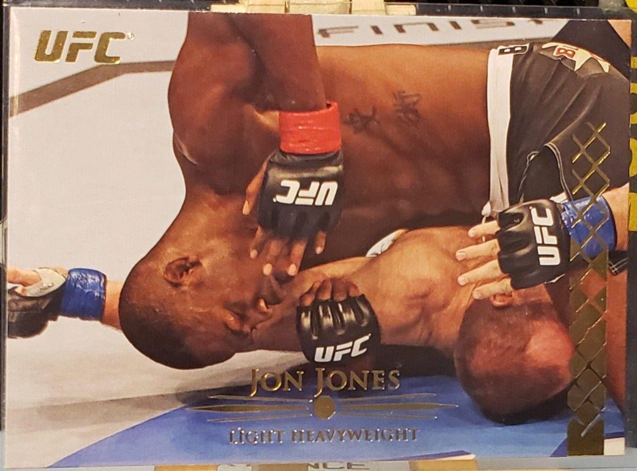 Jon Jones 2011 Topps UFC Title Shot Base #77 Gold