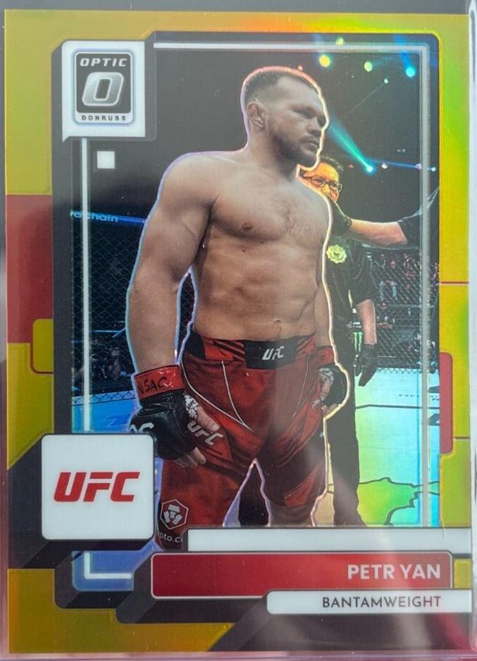 Petr Yan 2023 Panini Donruss Optic UFC Base #99 Gold
