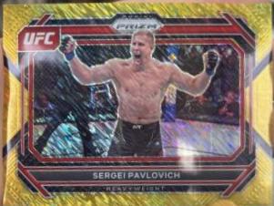 Sergei Pavlovich 2023 Panini Prizm UFC Base #71 Gold Shimmer