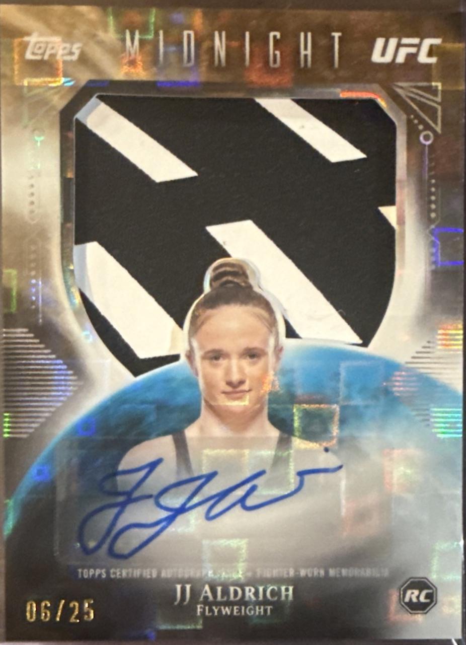 JJ Aldrich 2026 Topps Midnight UFC Rookie Relic Autographs #RRA-JJ Moonrise