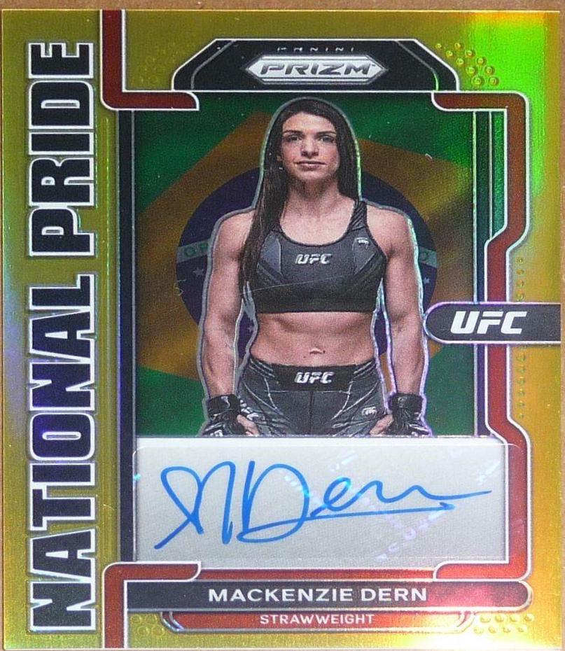 Mackenzie Dern 2022 Panini Chronicles UFC Chronicles Signatures #17 Gold