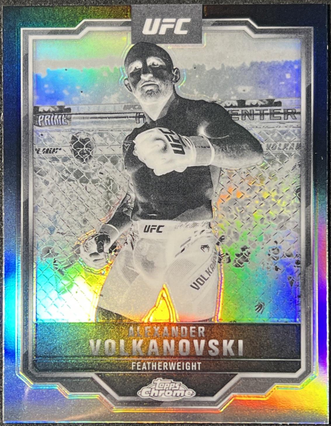 Alexander Volkanovski 2025 Topps Chrome UFC Base #18 Negative Refractor