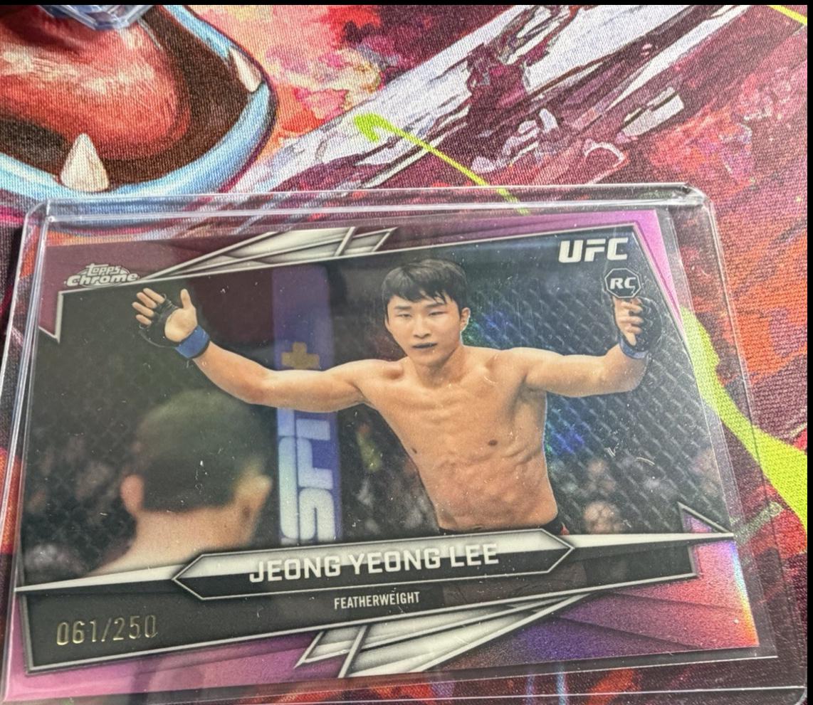 JeongYeong Lee 2026 Topps Chrome UFC Base #196 Purple Geometric Refractor