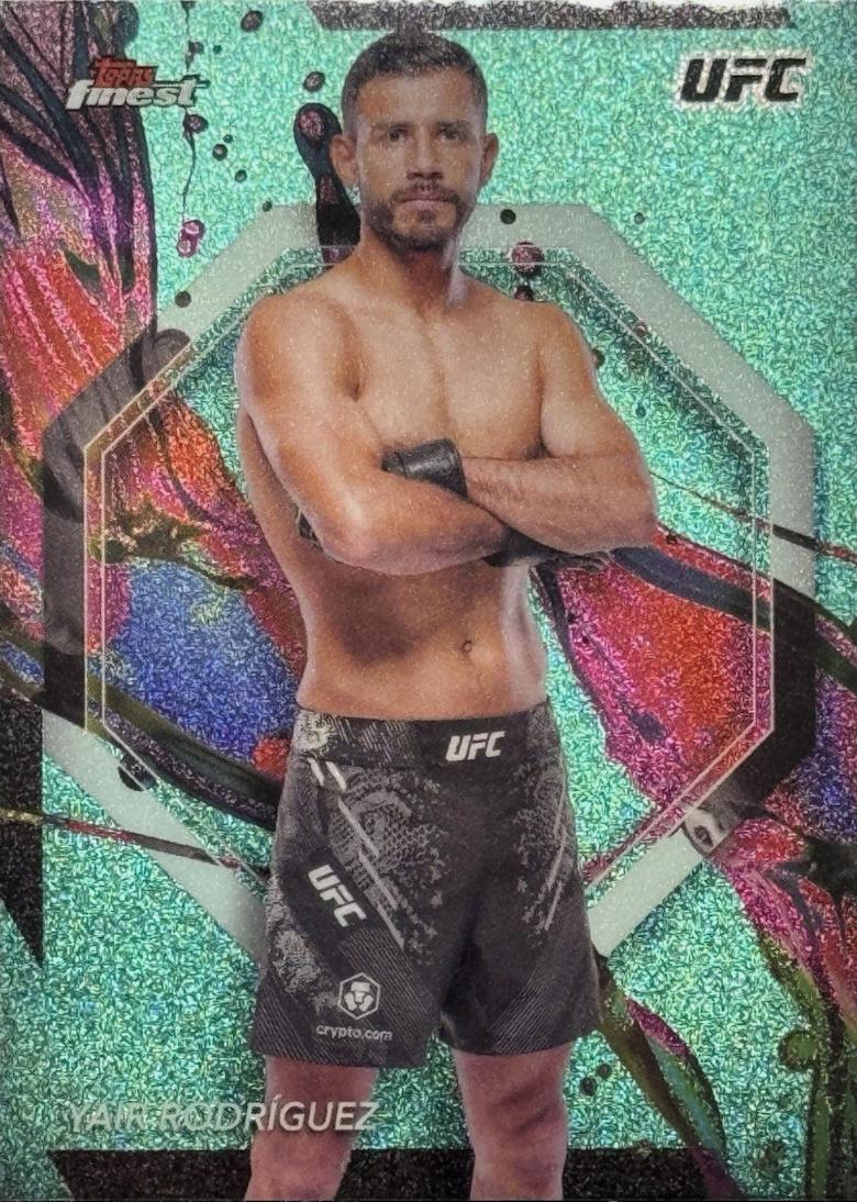 Yair Rodríguez 2024 Topps Finest UFC Base Common #71 Aqua Glitter Refractor