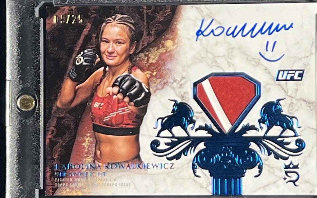 Karolina Kowalkiewicz 2025 Topps Royalty UFC Royalty Relic Signatures #RYR-KK Blue