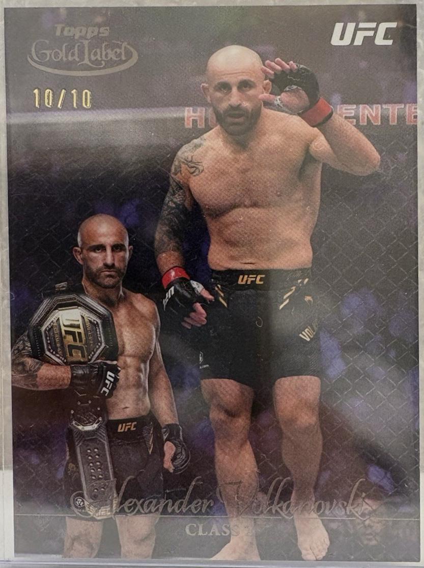 Alexander Volkanovski 2024 Topps Gold Label UFC Base Class II #10 Gold