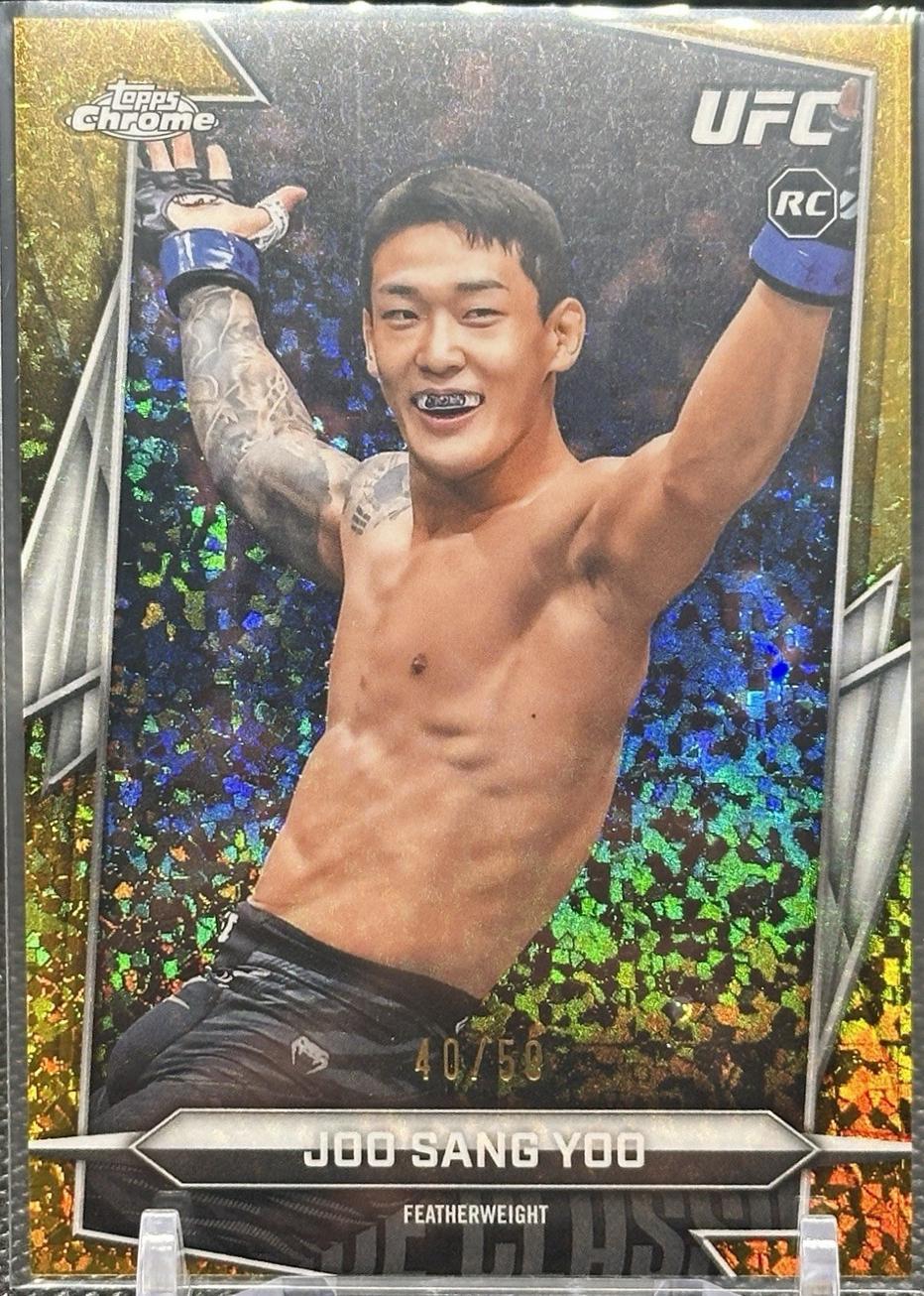 Joo Sang Yoo 2026 Topps Chrome UFC Base #146 Gold Mini Diamonds Refractor