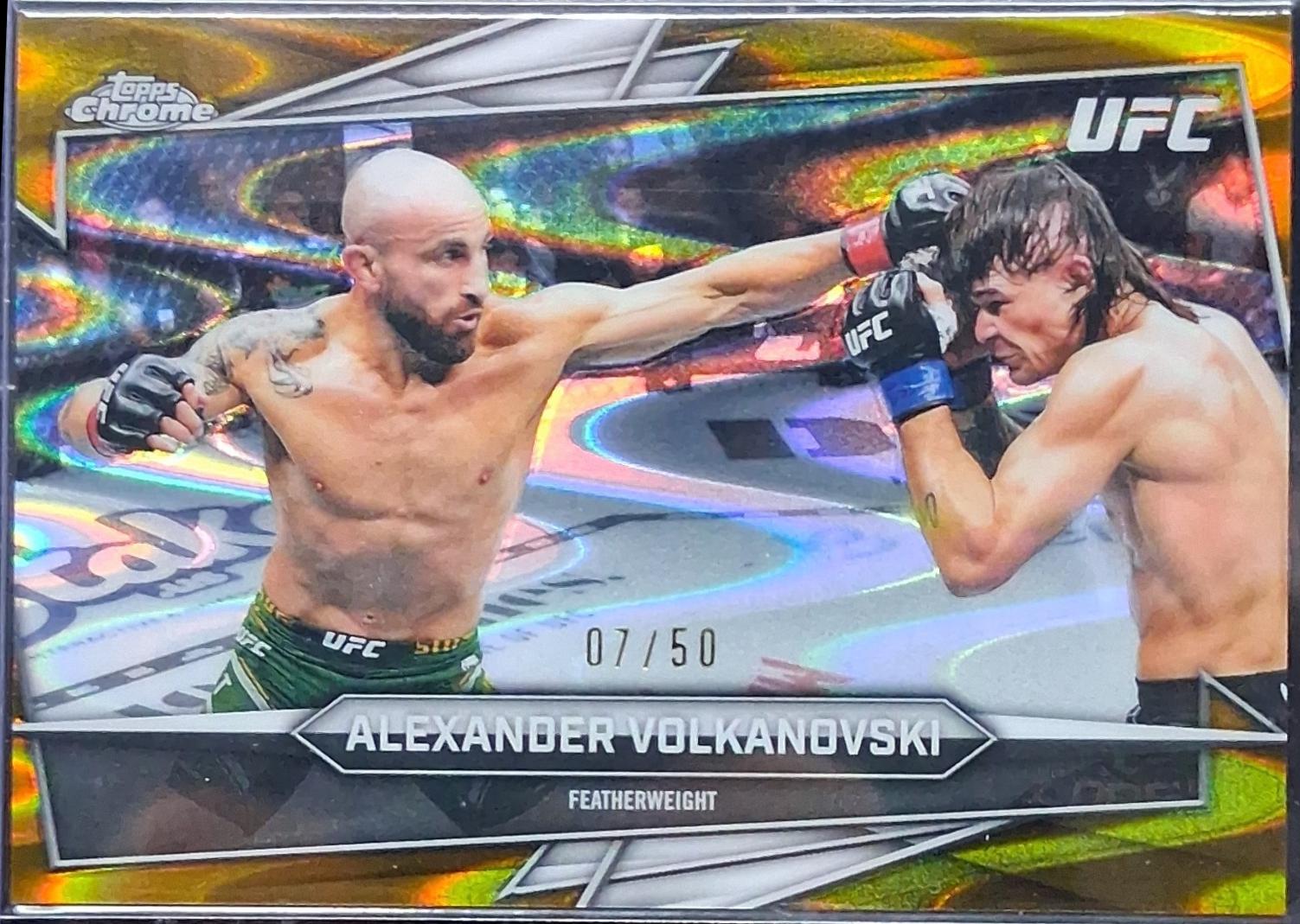 Alexander Volkanovski 2026 Topps Chrome UFC Base #30 Gold Refractor