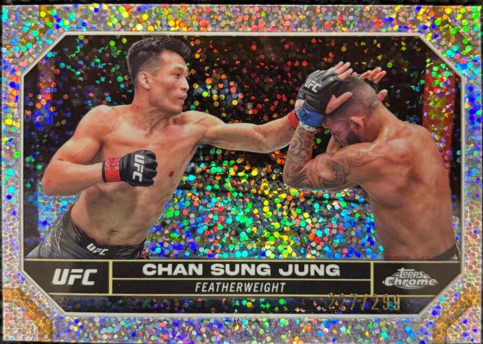 Chan Sung Jung 2024 Topps Chrome UFC Base #41 Speckle Refractor