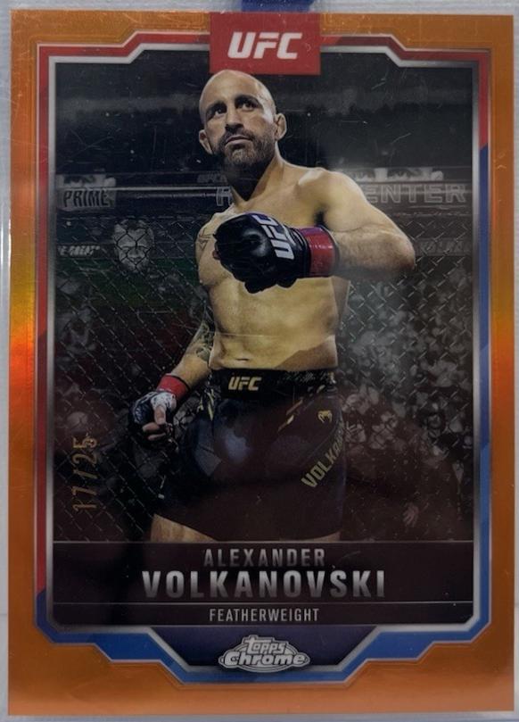 Alexander Volkanovski 2025 Topps Chrome UFC Base #18 Orange Refractor