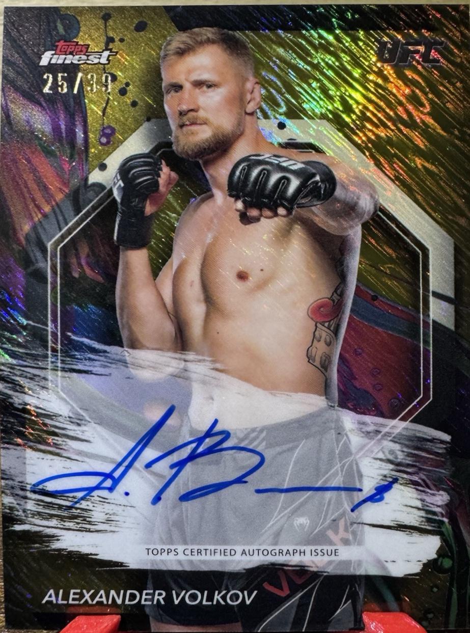 Alexander Volkov 2024 Topps Finest UFC Finest Autographs #FA-AVV Gold Shimmer Refractor