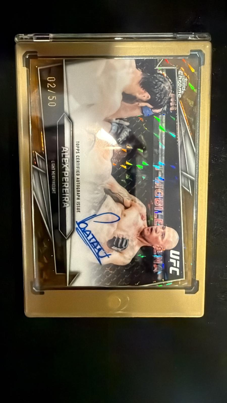 Alex Pereira 2026 Topps Chrome UFC Base Autographs #BAV-AP Gold Geometric Refractor