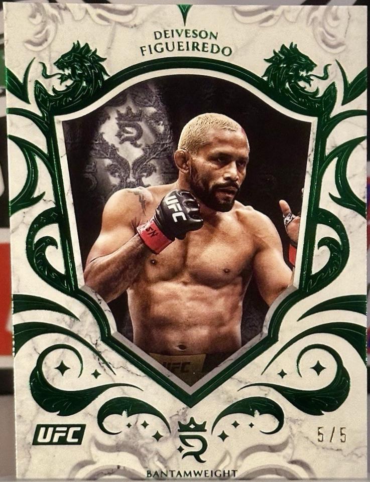 Deiveson Figueiredo 2025 Topps Royalty UFC Base #16 Green
