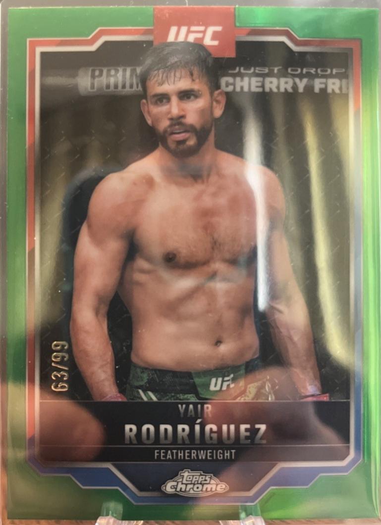 Yair Rodríguez 2025 Topps Chrome UFC Base #95 Green Refractor