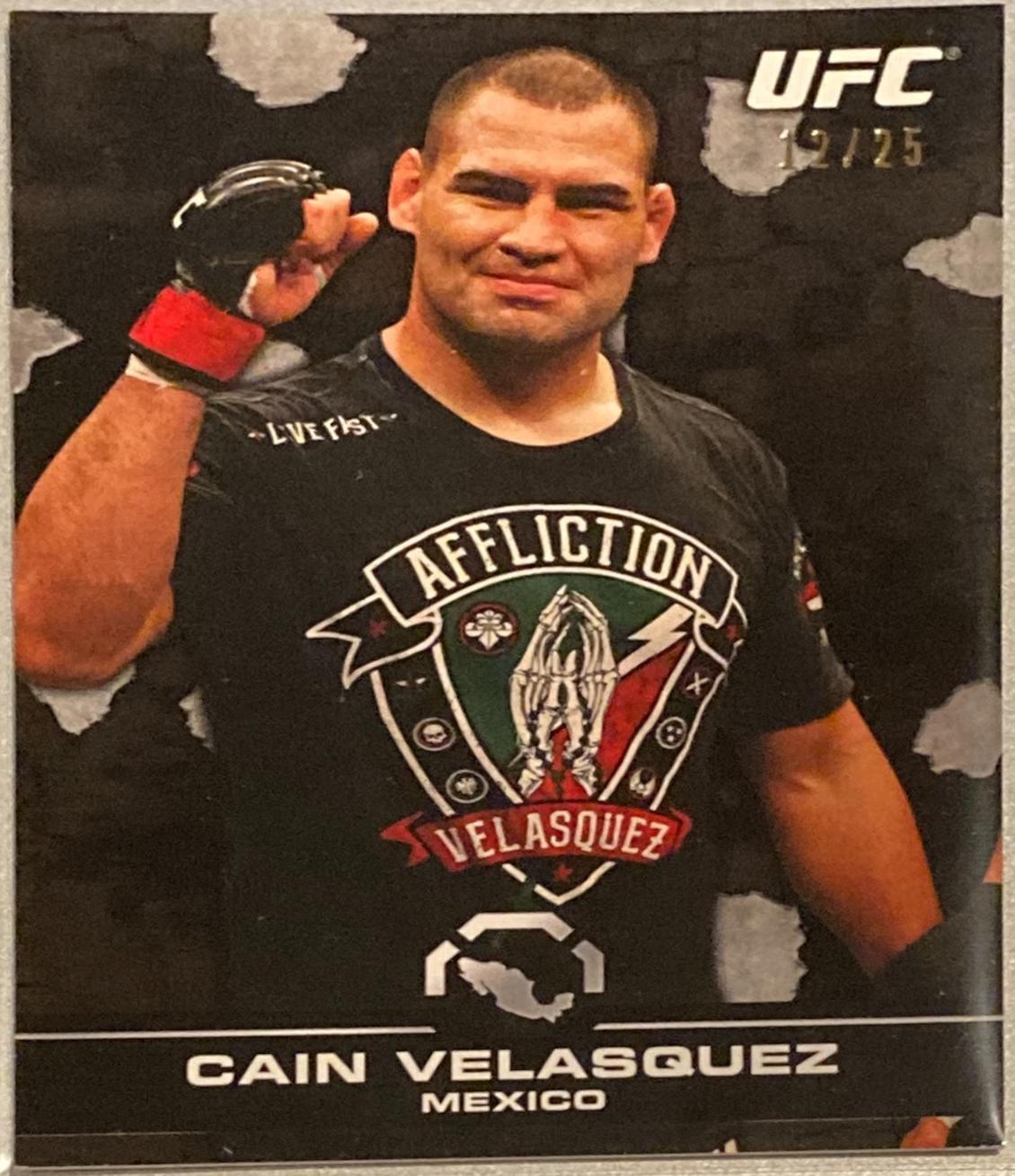 Cain Velasquez 2013 Topps UFC Bloodlines Base #1 Black
