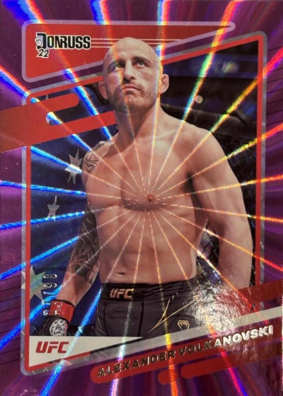 Alexander Volkanovski 2022 Panini Donruss UFC Base #23 Purple Laser