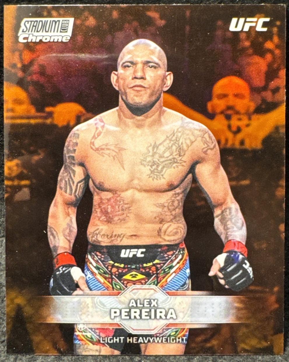 Alex Pereira 2026 Topps Stadium Club UFC Chrome Base #CB-8 Gold Minted Refractor