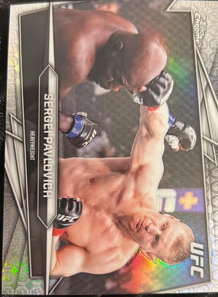 Sergei Pavlovich 2026 Topps Chrome UFC Base #84 UFC Glove Refractor