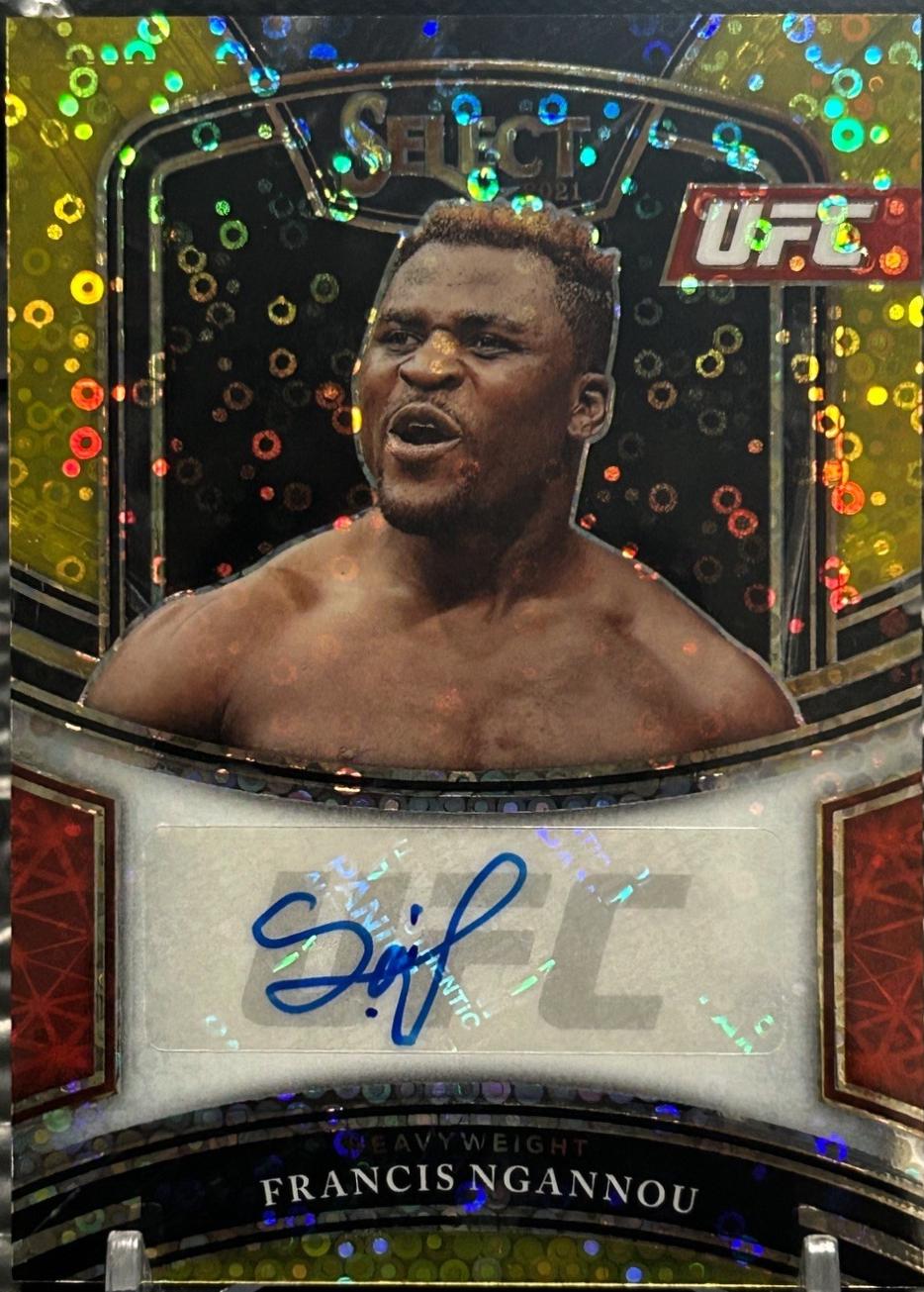 Francis Ngannou 2021 Panini Select UFC Signatures #32 Gold Prizms