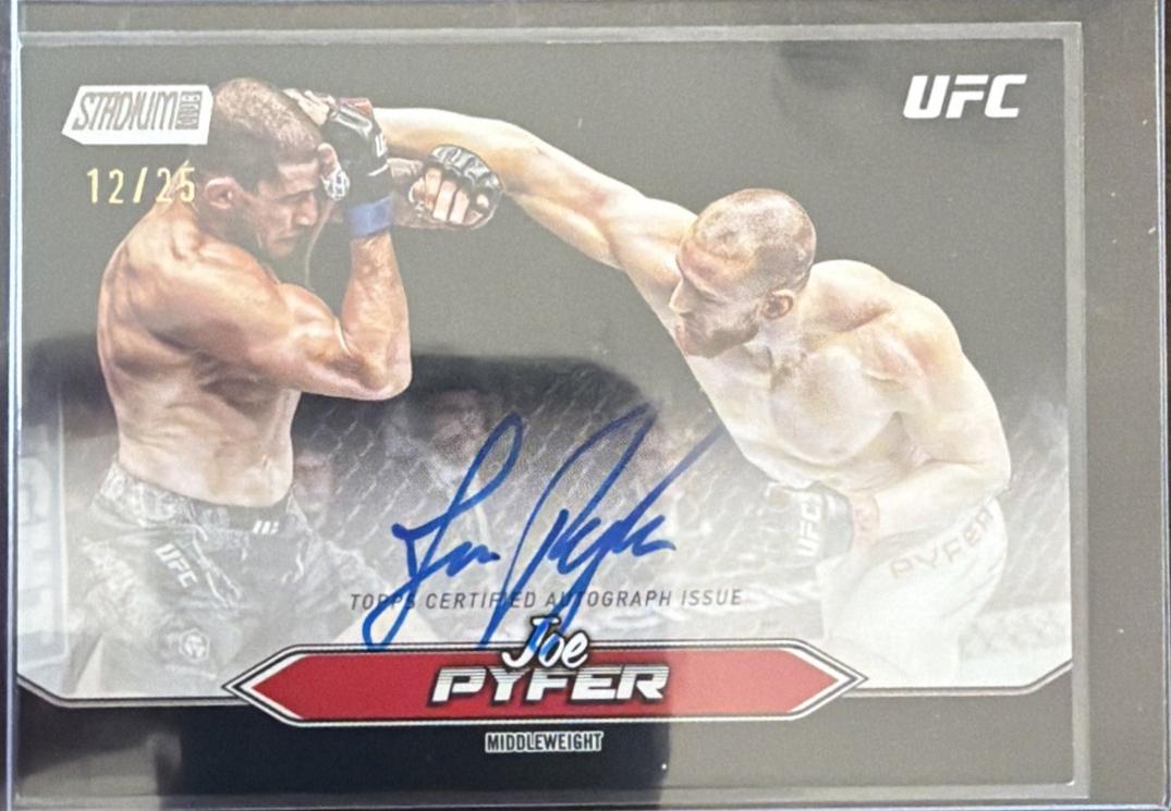 Joe Pyfer 2025 Topps Stadium Club UFC Base Autographs #BCA-JPR Gold Rainbow