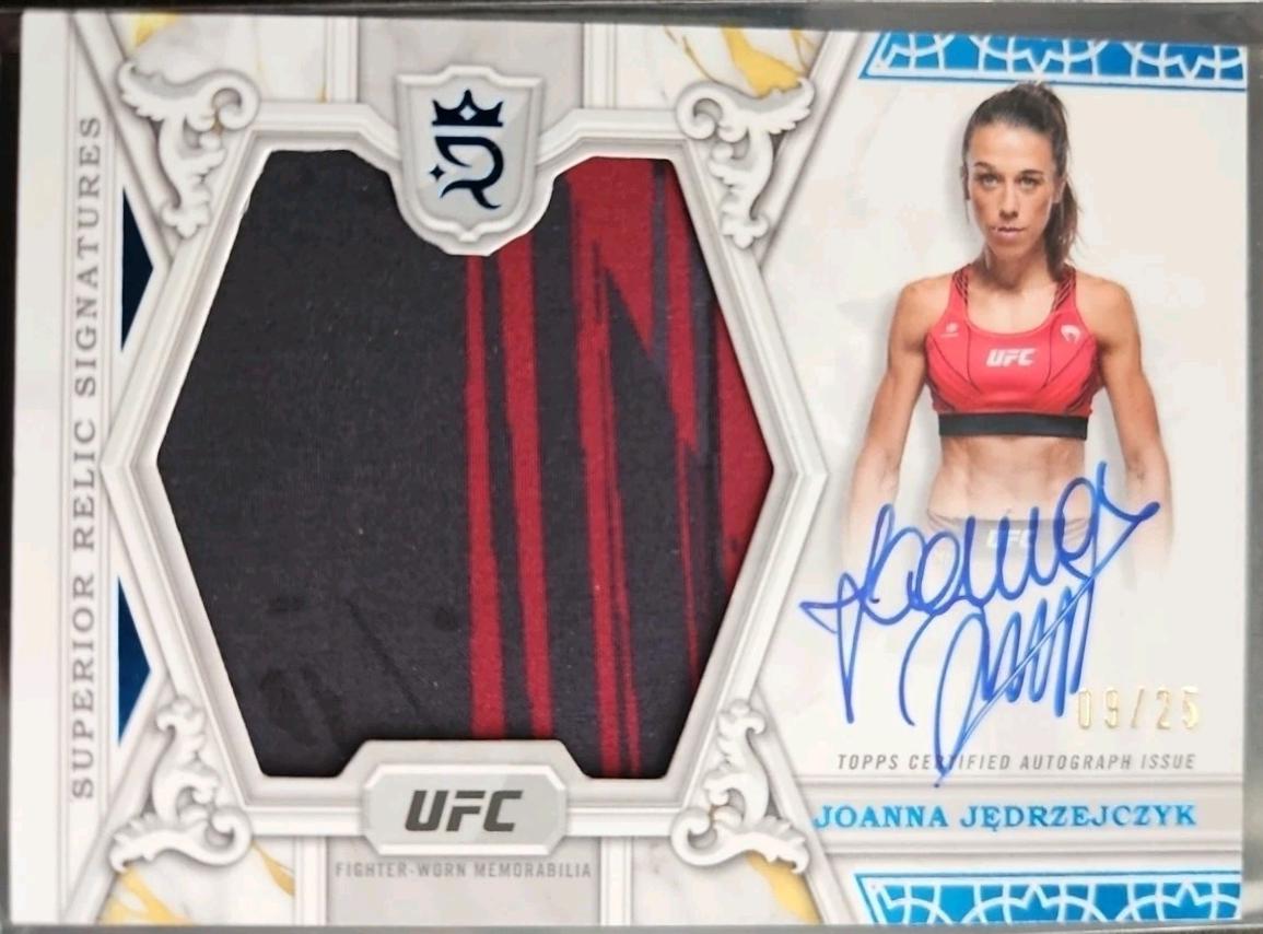 Joanna Jędrzejczyk 2024 Topps Royalty UFC Superior Relic Signatures #SRS-JJ Blue