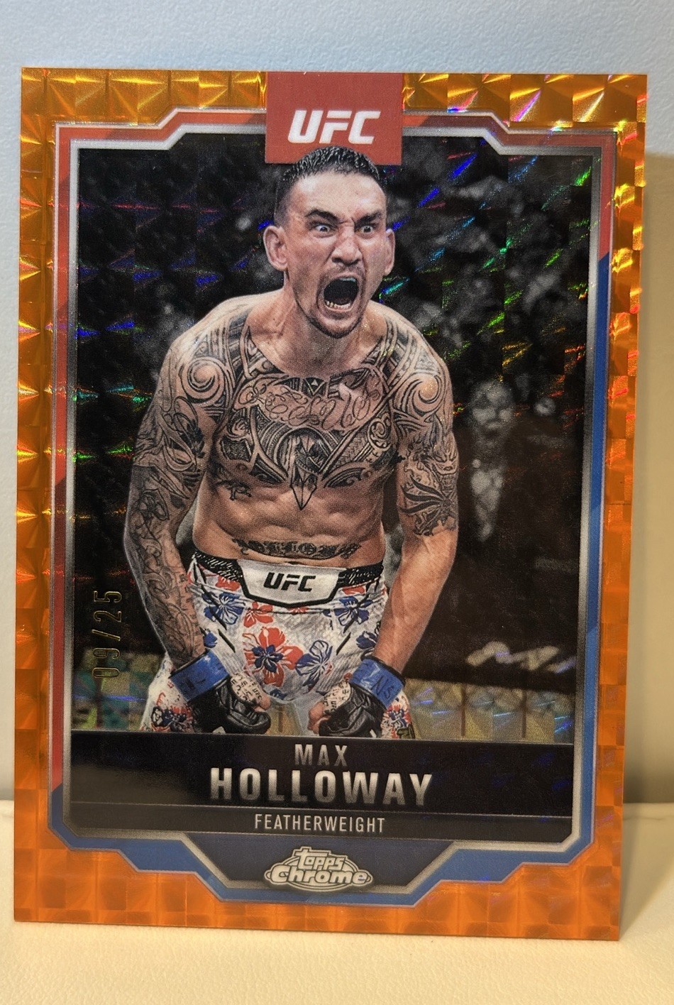 Max Holloway 2025 Topps Chrome UFC Base #100 Orange Geometric Refractor