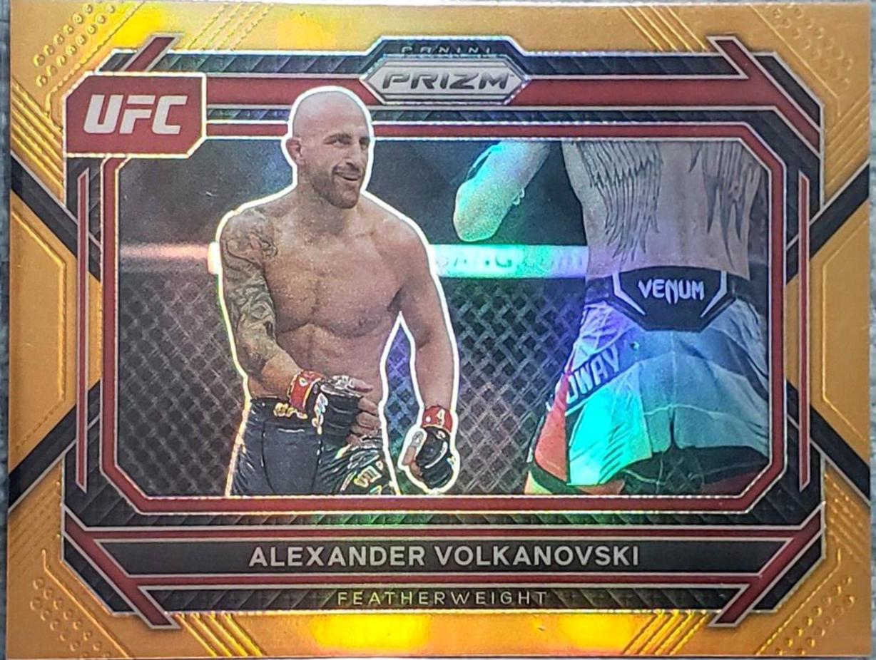 Alexander Volkanovski 2023 Panini Prizm UFC Base #36 Orange