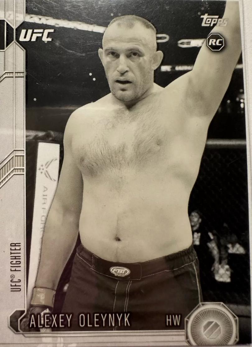 Alexey Oleynyk 2015 Topps UFC Chronicles Base #239 Black and White