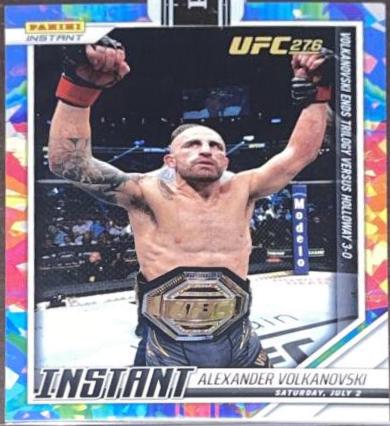 Alexander Volkanovski 2022 Panini Instant UFC Base #34 Gold