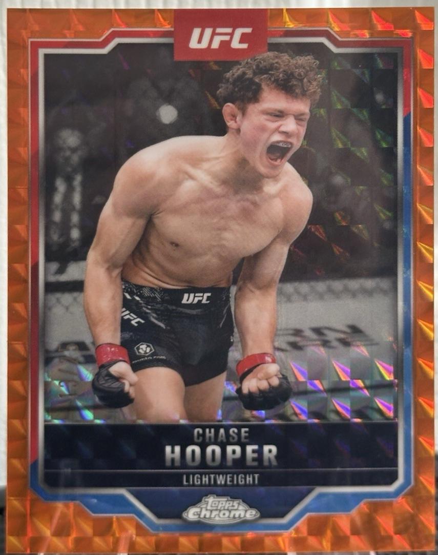 Chase Hooper 2025 Topps Chrome UFC Base #17 Orange Geometric Refractor