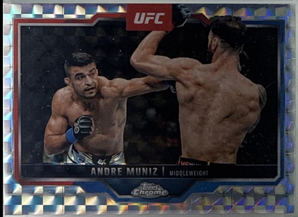 Andre Muniz 2025 Topps Chrome UFC Base #11 Geometric Refractor