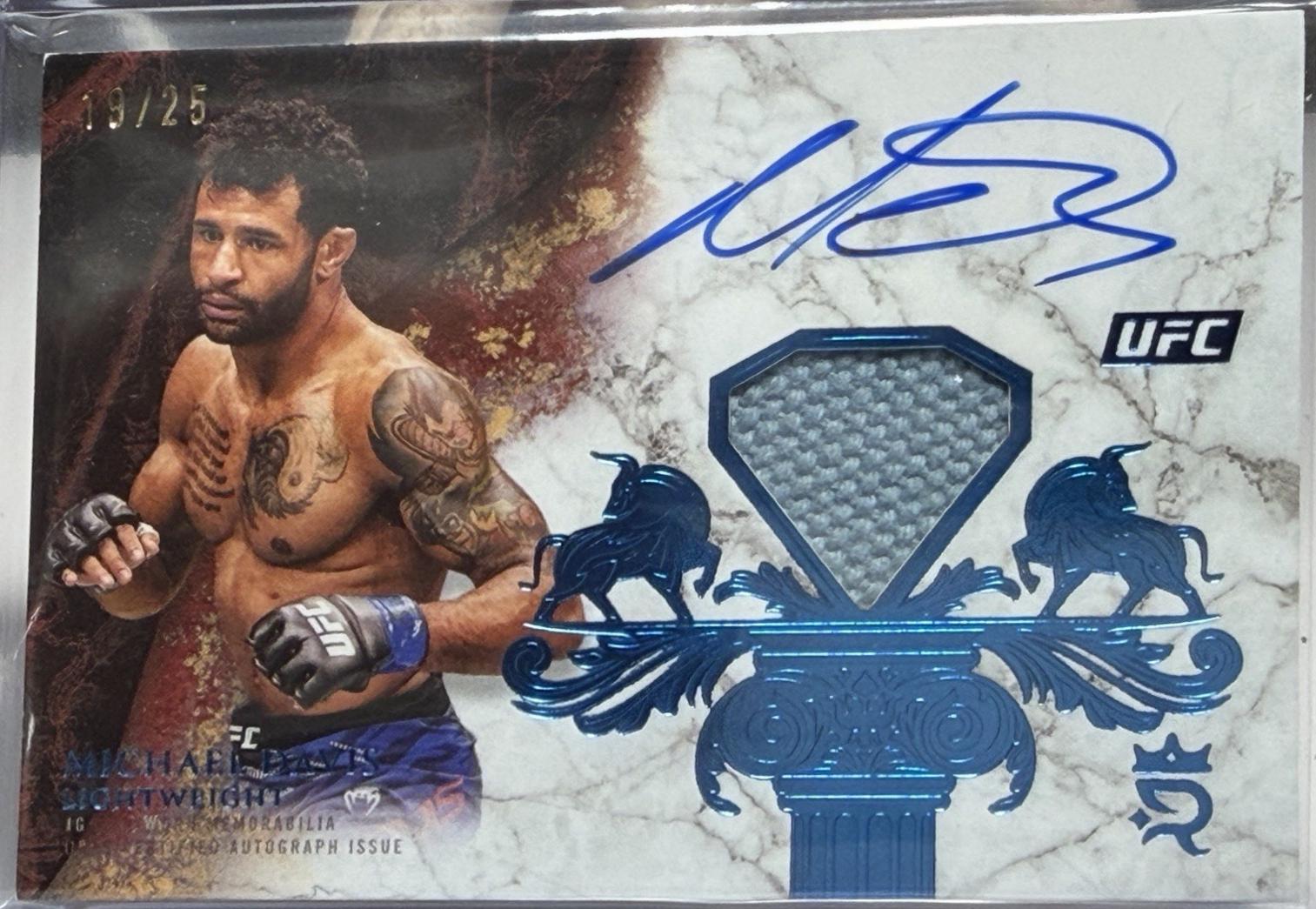 Mike Davis 2025 Topps Royalty UFC Royalty Relic Signatures #RYR-MD Blue