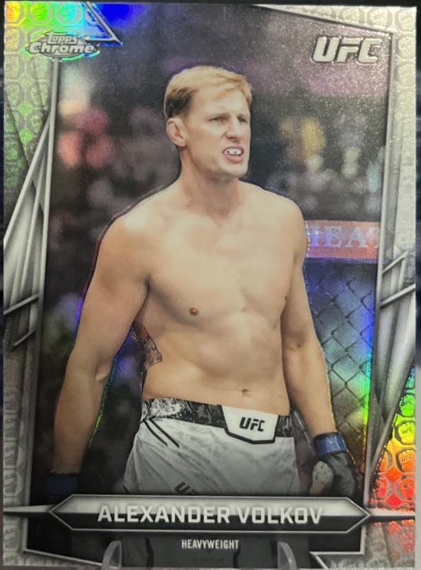 Alexander Volkov 2026 Topps Chrome UFC Base #12 UFC Glove Refractor