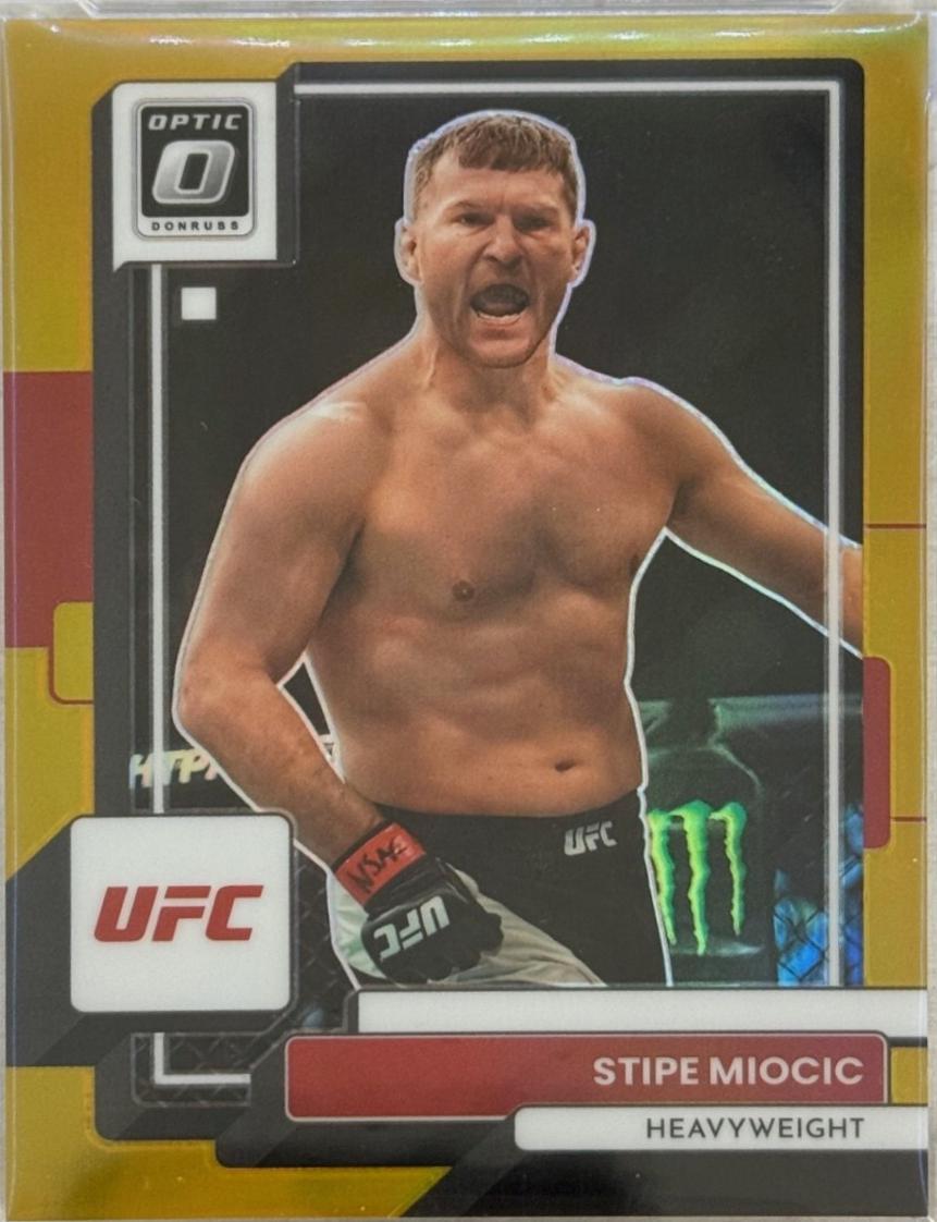 Stipe Miocic 2023 Panini Donruss Optic UFC Base #17 Gold