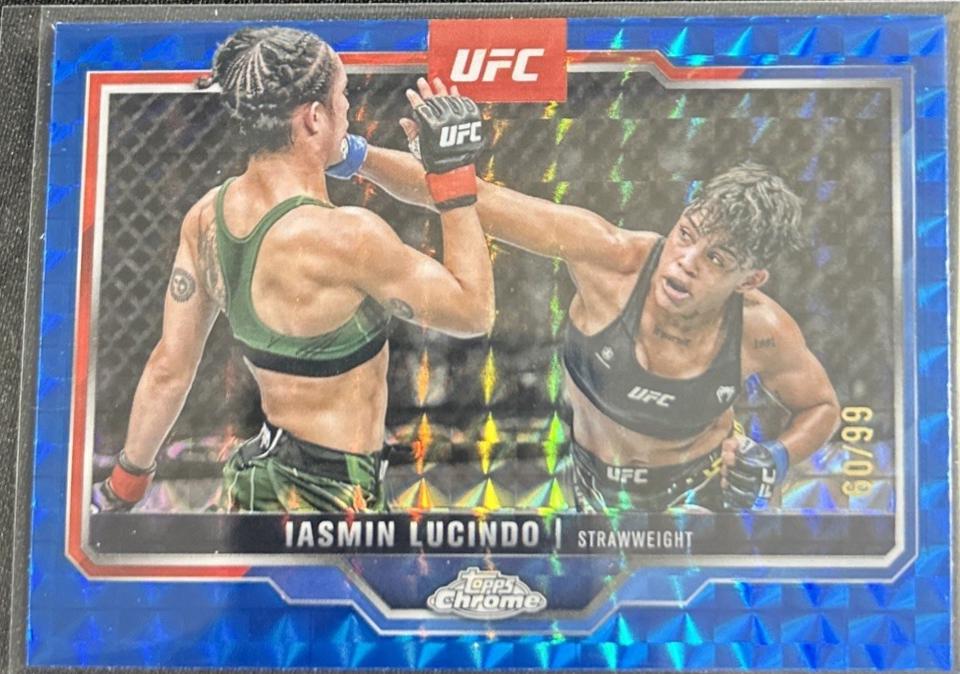 Iasmin Lucindo 2025 Topps Chrome UFC Base #130 Blue Geometric Refractor