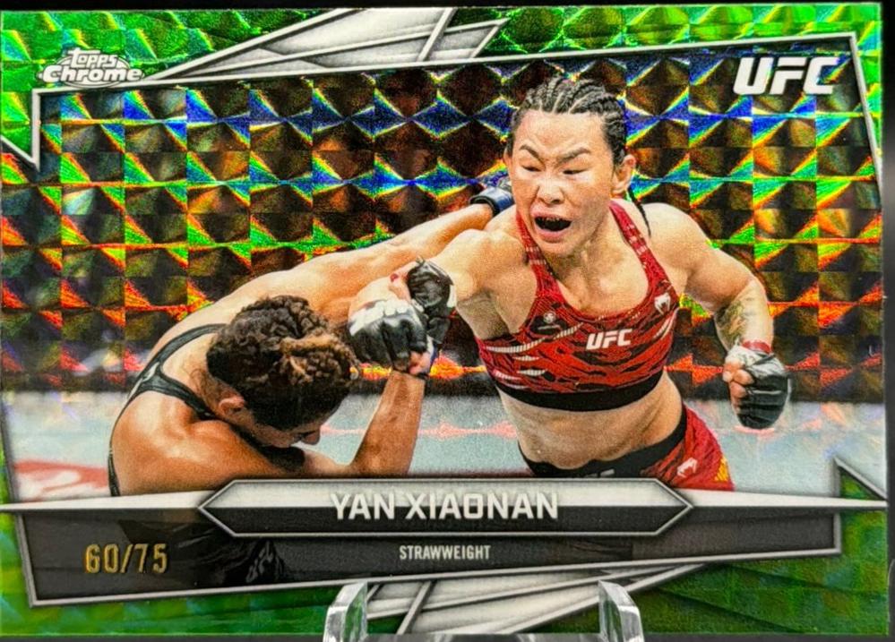 Yan Xiaonan 2026 Topps Chrome UFC Base #116 Green Geometric Refractor