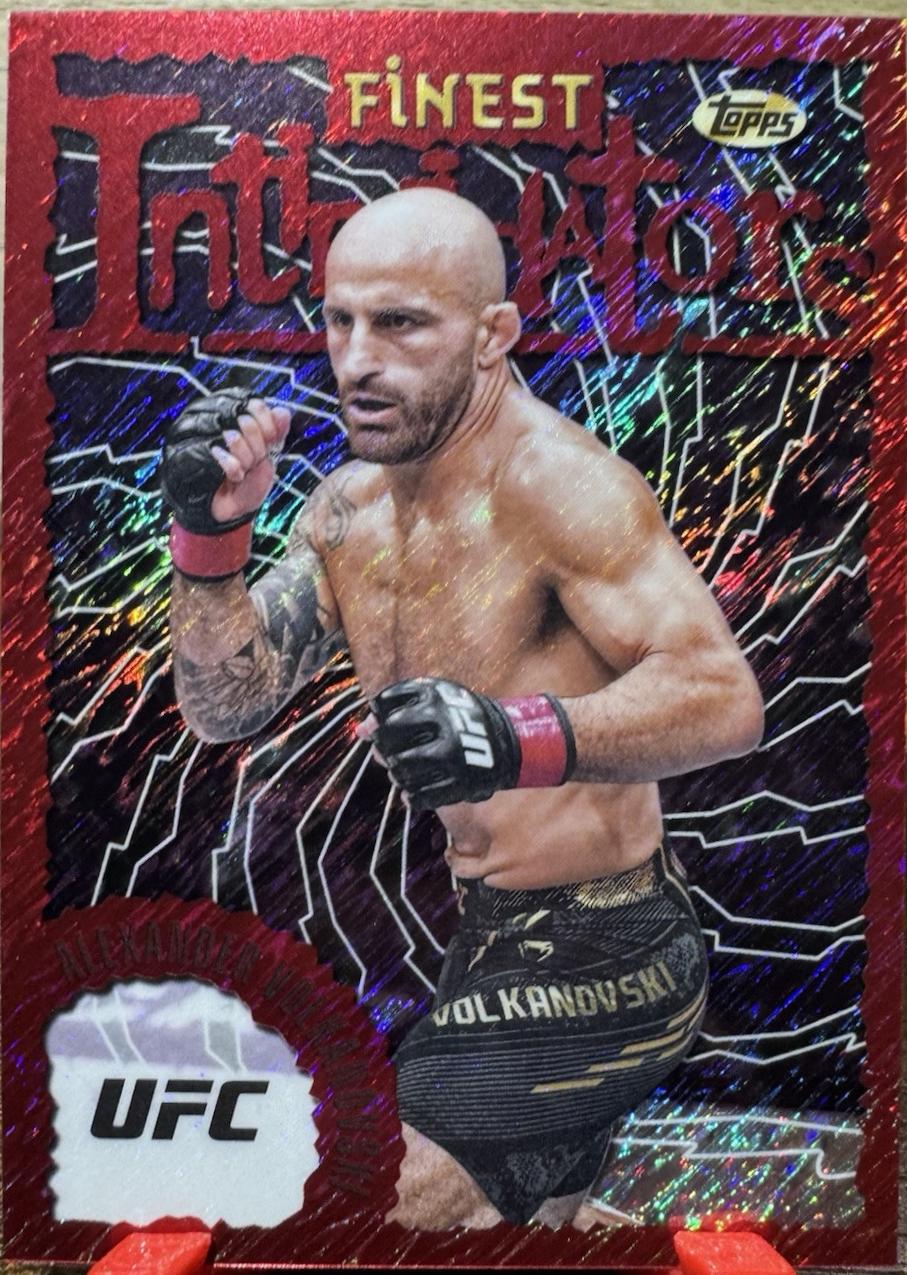 Alexander Volkanovski 2024 Topps Finest UFC Intimidators #INT-4 Red Shimmer Refractor