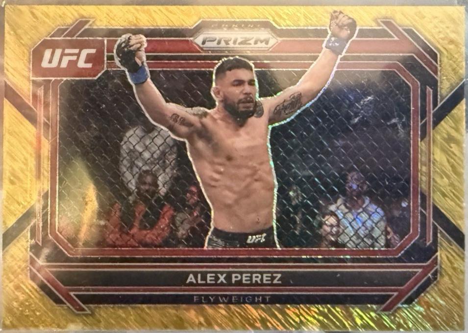 Alex Perez 2023 Panini Prizm UFC Base #26 Gold Shimmer