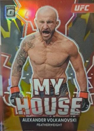 Alexander Volkanovski 2023 Panini Donruss Optic UFC My House #8 Gold