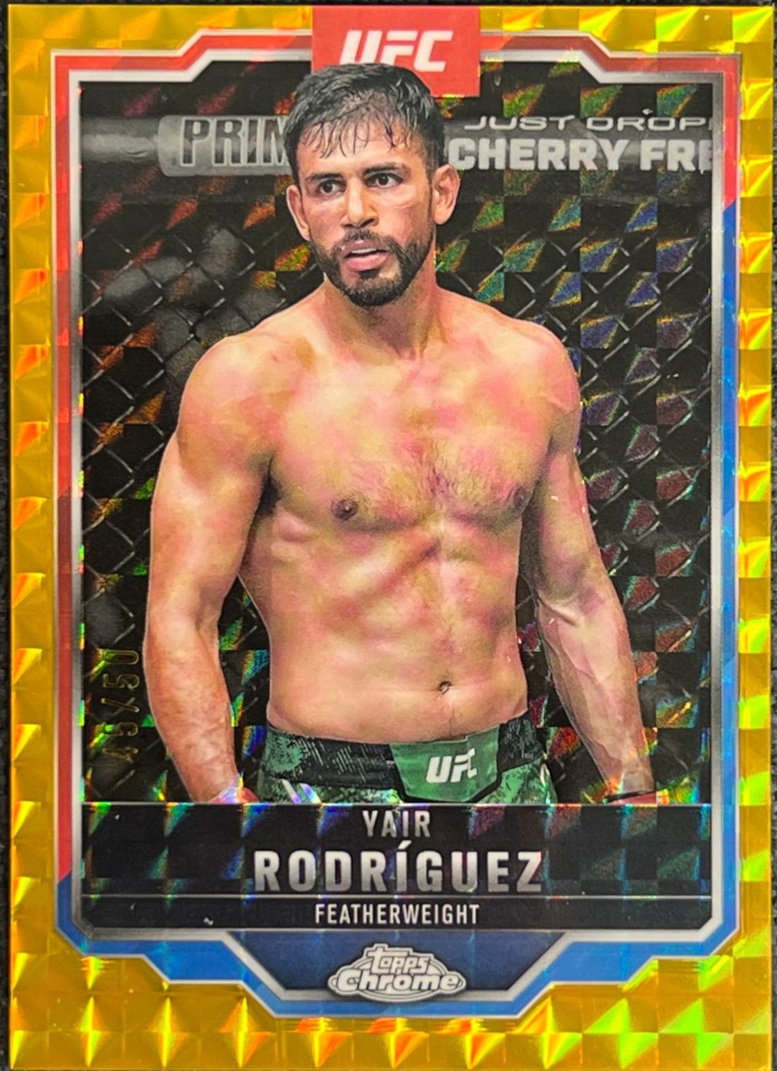 Yair Rodríguez 2025 Topps Chrome UFC Base #95 Gold Geometric Refractor