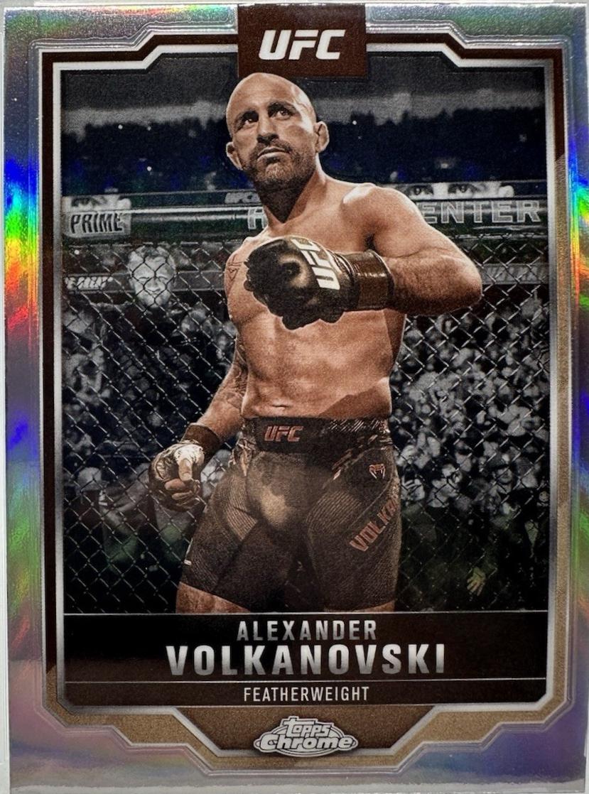 Alexander Volkanovski 2025 Topps Chrome UFC Base #18 Sepia Refractor