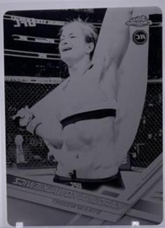 Karolina Kowalkiewicz 2017 Topps Chrome UFC Base #81 Black