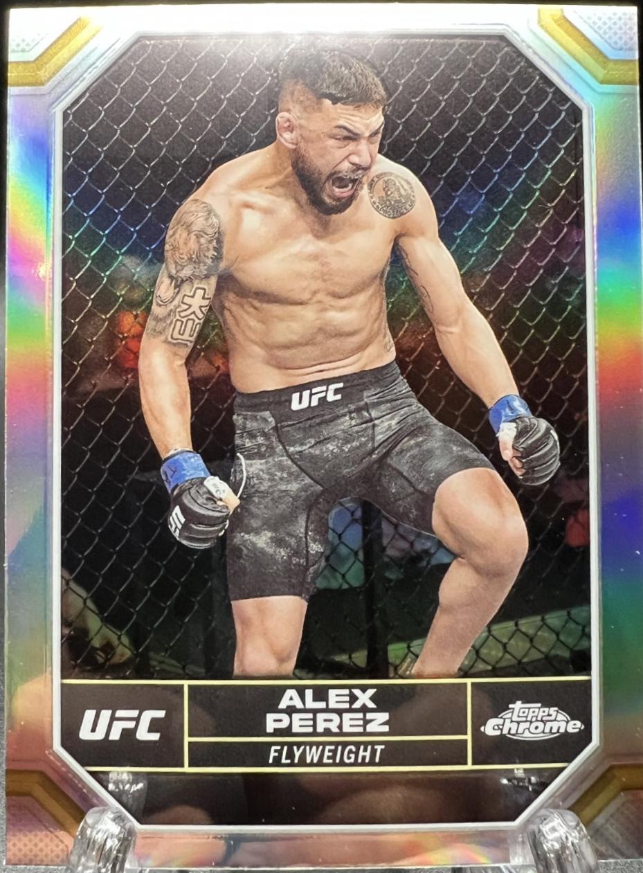 Alex Perez 2024 Topps Chrome UFC Base #5 Refractor