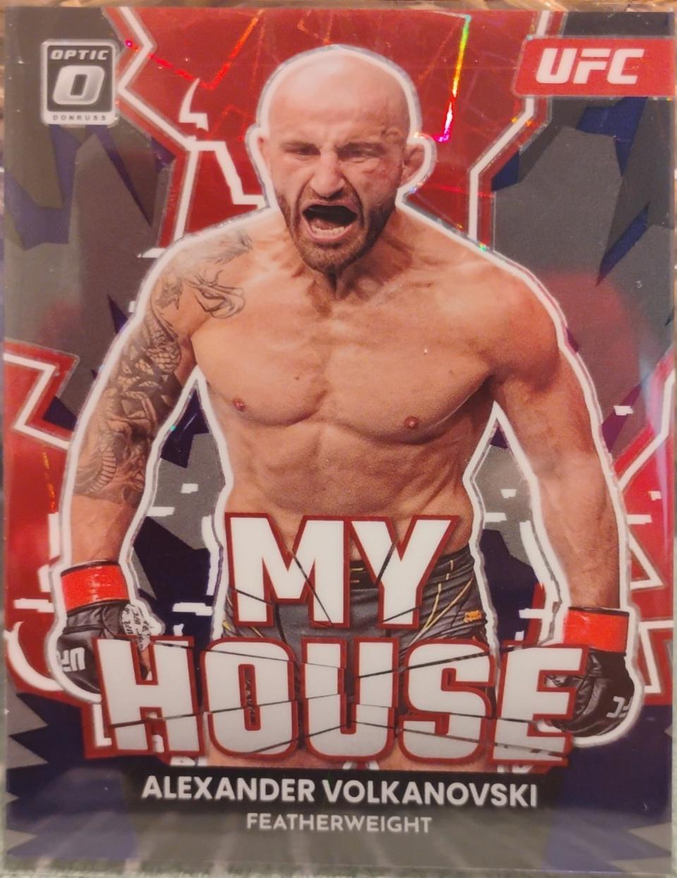 Alexander Volkanovski 2023 Panini Donruss Optic UFC My House #8 Purple Velocity