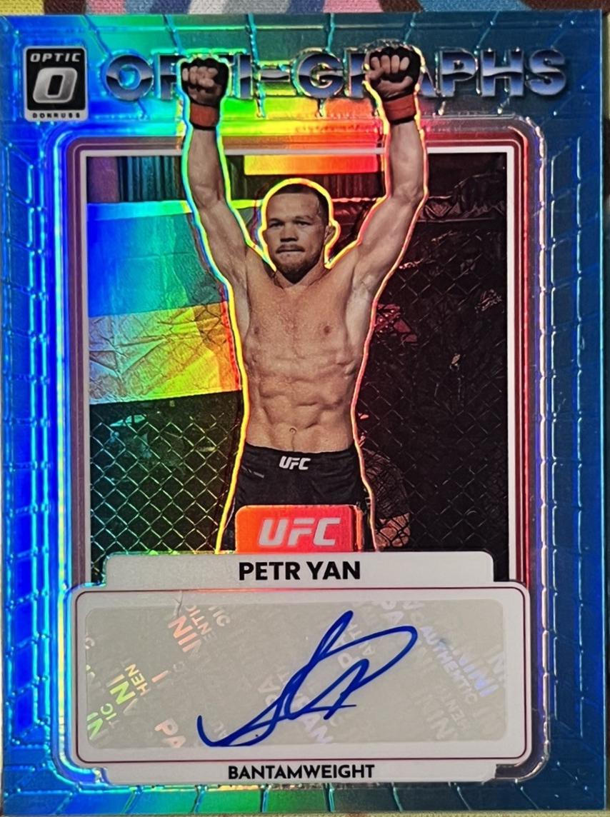 Petr Yan 2023 Panini Donruss Optic UFC Opti-Graphs #17 Teal Autograph