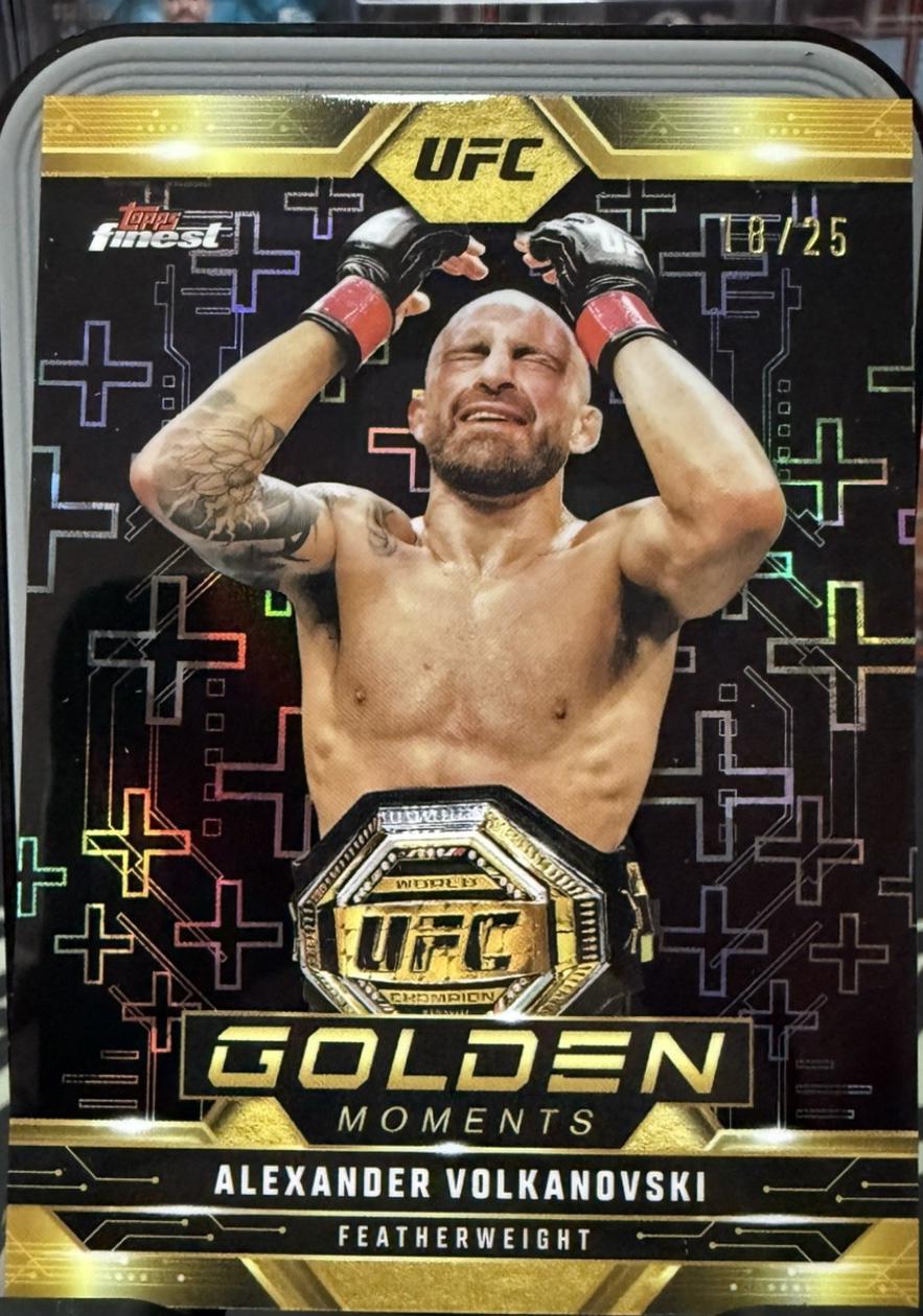 Alexander Volkanovski 2025 Topps Finest UFC Golden Moments #GM-19 Black Refractor